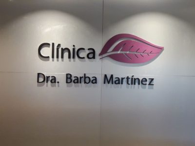logotipo clínica dra. barba martínez